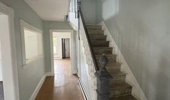 2-4 Elmwood St, Amesbury, MA 01913