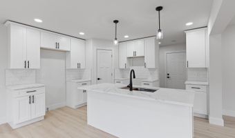 2004 Green Acres Dr, Adrian, MI 49221