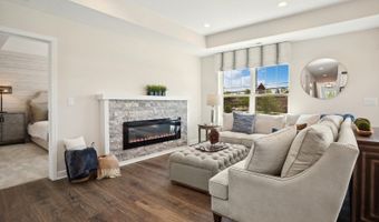 272 Masters Dr, Addison, IL 60101