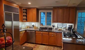 3712 25TH St N, Arlington, VA 22207