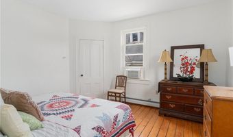 53 Warner St, Newport, RI 02840