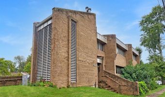 4200 DANIELS Ave, Annandale, VA 22003