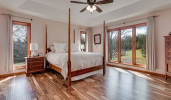 E7009 Jackson Rd, Algoma, WI 54201