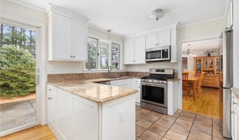 40 Spring Valley Dr, East Greenwich, RI 02818