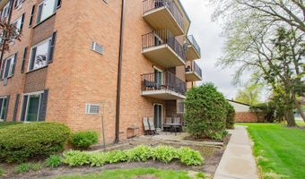 1217 S Old Wilke Rd 201, Arlington Heights, IL 60005