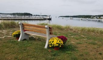 15 1st St, Bourne, MA 02532