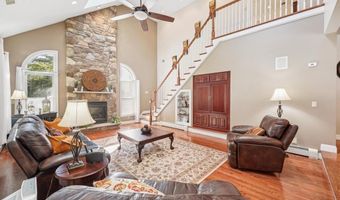 6139 PALOMINO Dr, Allentown, PA 18106