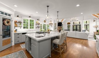 16066 Inverness Trl, Alpharetta, GA 30004