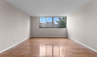 1101 S ARLINGTON RIDGE Rd 214, Arlington, VA 22202