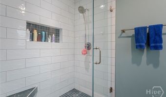196 Avalon Dr, Athens, GA 30606