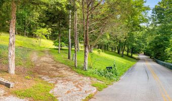 5203 Howardsville Rd, Apison, TN 37302