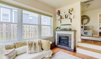 1708 N CAMERON St, Arlington, VA 22207