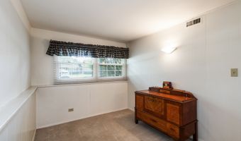 214 W Hintz Rd, Arlington Heights, IL 60004