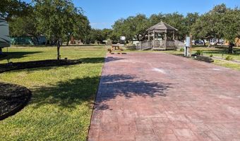 100 Augusta Cir, Aransas Pass, TX 78335