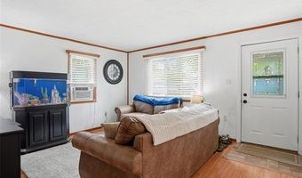 918 Columbia St, Algonac, MI 48001