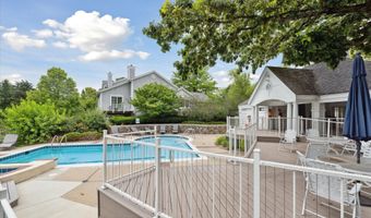 4274 Hillside Dr, Ann Arbor, MI 48105