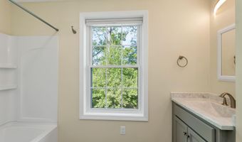 16 Palm Ln, Alton, NH 03809