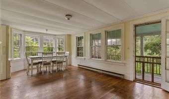 11 Namcook Rd, Narragansett, RI 02882