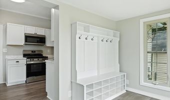 355 W 9th St, Auburn, IN 46706