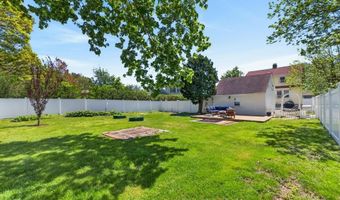7 Verndale Cir, Bristol, RI 02809