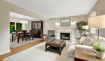 8104 BRIAR CREEK Dr, Annandale, VA 22003