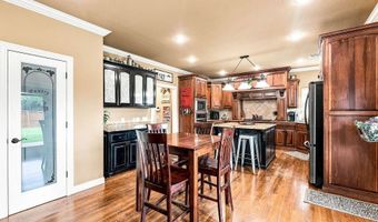2711 SE 7Th St, Bentonville, AR 72712