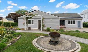 6 Varnum Ave, Bristol, RI 02809