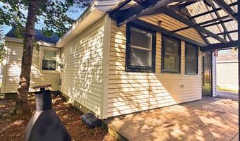 76 Falvey St, Bangor, ME 04401