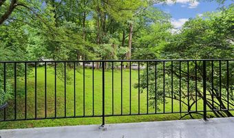 10518 WEYMOUTH St 102, Bethesda, MD 20814