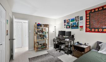 8 CANTERBURY Sq 304, Alexandria, VA 22304