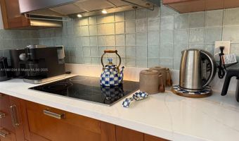 9250 W Bay Harbor Dr 3B, Bay Harbor Islands, FL 33154