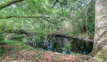 8474 Woolmarket Rd, Biloxi, MS 39532