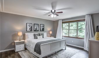 312 Brookshire Ct, Altoona, WI 54720