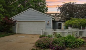 838 Lynnhaven Ln, Akron, OH 44313