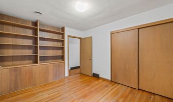 433 Westwood Dr, Ames, IA 50014