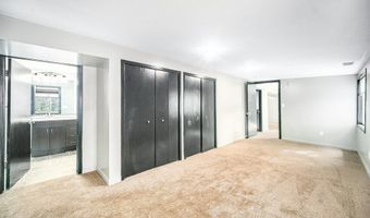 1020 Traver Ct, Ann Arbor, MI 48105