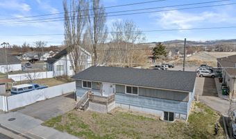 4660 Hawthorne Rd, Chubbuck, ID 83202