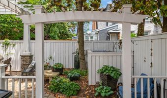 238 KING GEORGE St, Annapolis, MD 21401