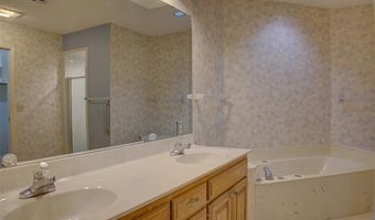 5708 Parkhill Pl, Bartlesville, OK 74006