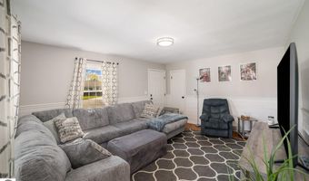1016 Argyle Ct, Alma, MI 48801