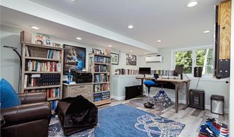 371 Glen Hill Dr, North Kingstown, RI 02874