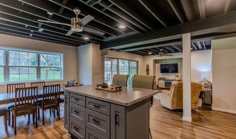 390 Blair Cir, Aurora, OH 44202