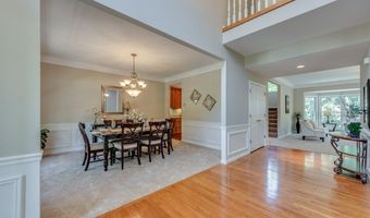1515 Dietrich Glen Dr, Ballwin, MO 63021