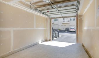 25890 RACING SUN Dr, Aldie, VA 20105