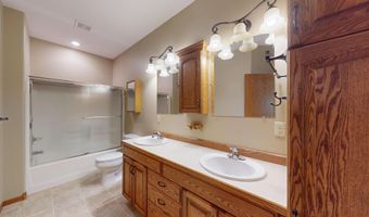 1802 Crystal Dr, Albert Lea, MN 56007