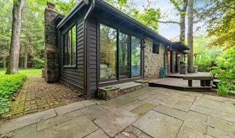 58 W Redding Rd, Danbury, CT 06810