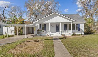 513 N East St, Abbeville, LA 70510