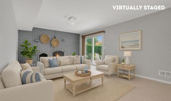 19 Spruce St, Beachwood, NJ 08722