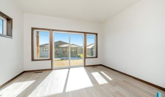 2413 E Tinley St, Brandon, SD 57005