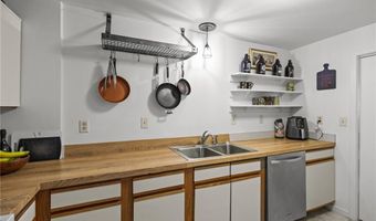 25 Water St 102, East Greenwich, RI 02818
